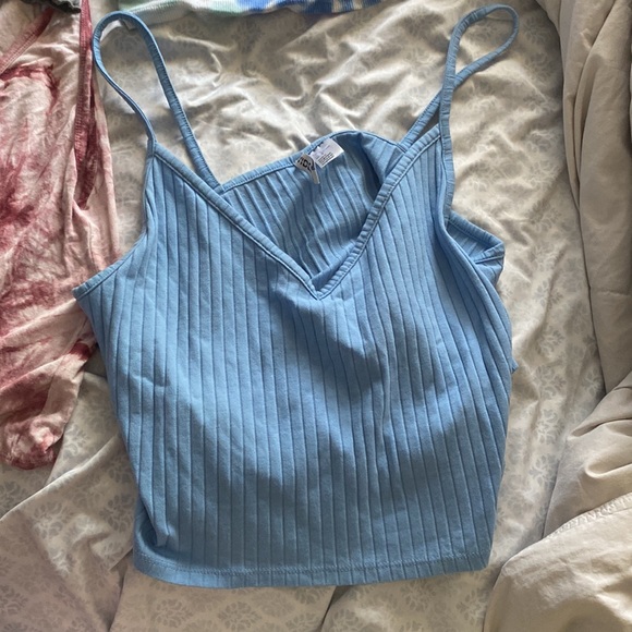 Tops - Picture 2 of 5